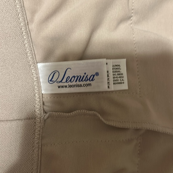 Leonisa - Picture 9 of 12